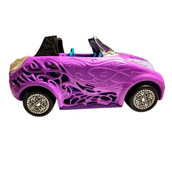 Monster High Scaris City of Frights Convertible - Picture 2 of 9